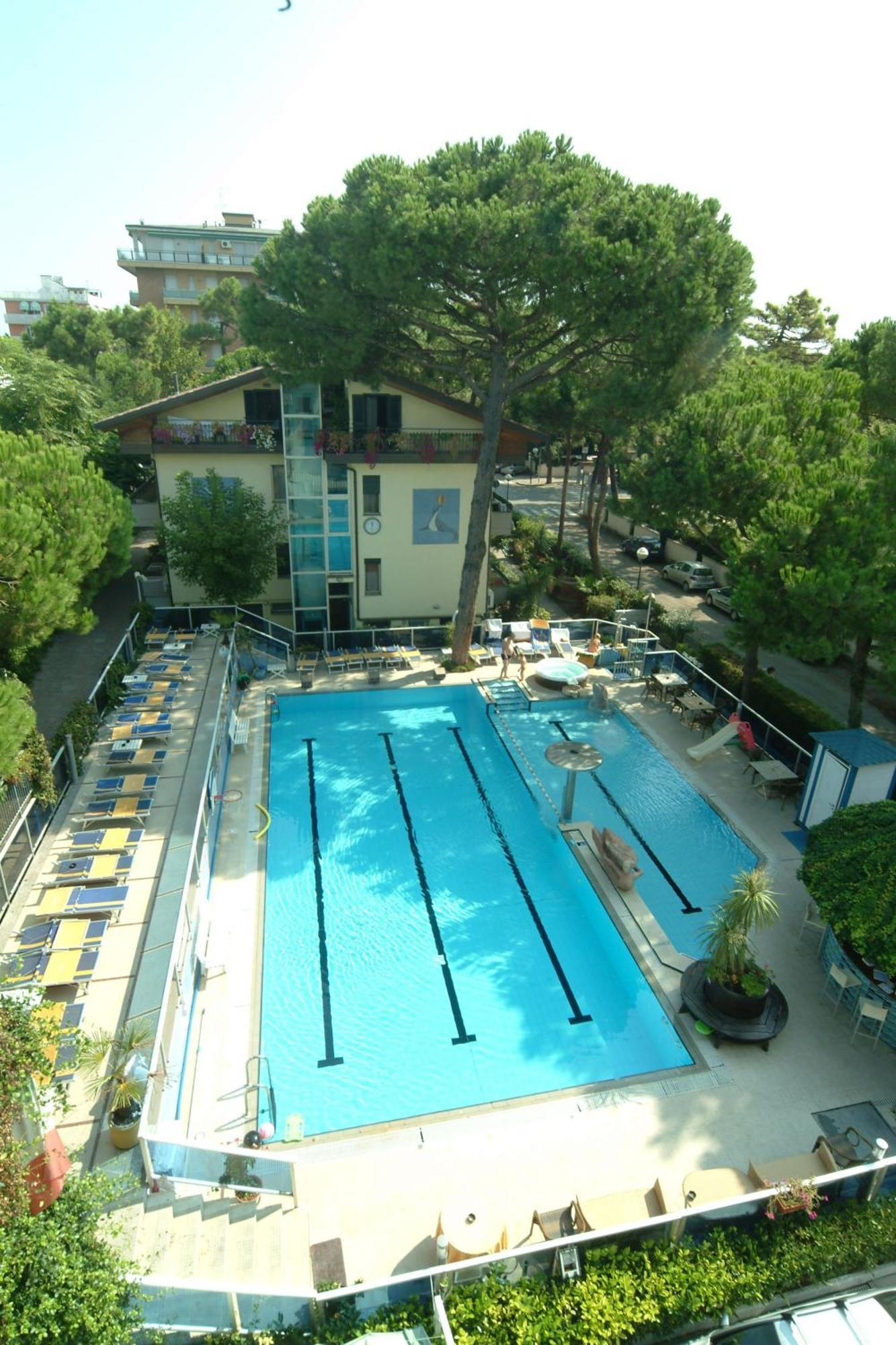 Hotel Flora Milano Marittima Luaran gambar
