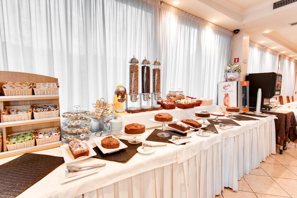 Hotel Flora Milano Marittima Luaran gambar