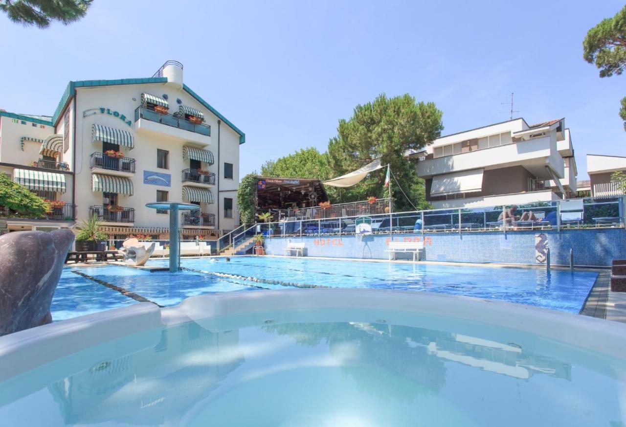 Hotel Flora Milano Marittima Luaran gambar